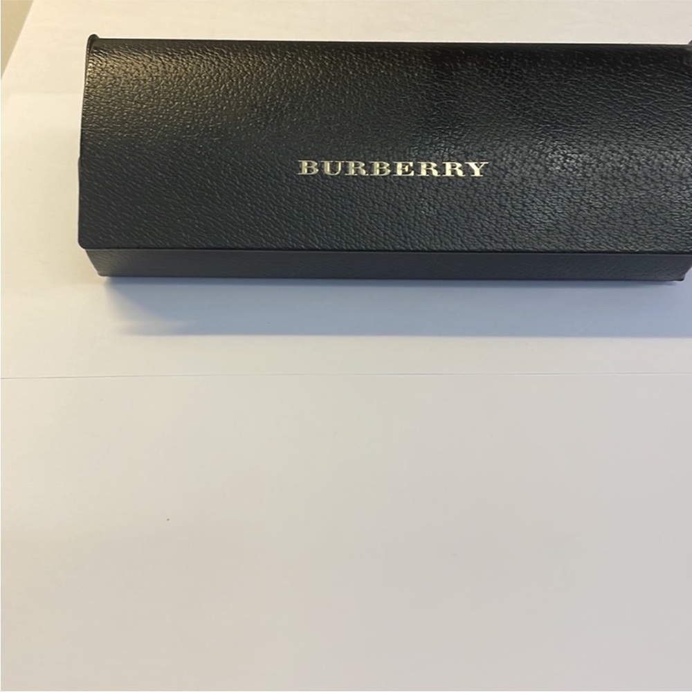 Authentic Burberry Sunglasses - image 3